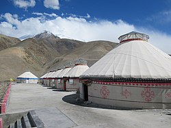 Yurt (tempat tinggal) orang Kirgiz di Bulungkol, County Akto