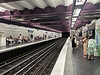 Line 8 platforms