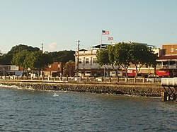 Scenic Lāhainā oceanfront