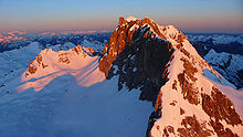 Die Rote Wand (2704 m) im Lechquellengebirge in Vorarlberg, winterliche Aufnahme aus dem Hubschrauber, Cinedoku Vorarlberg Titelbild