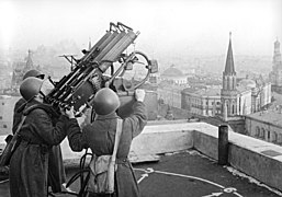 DCA sur le toit de l'hôtel de Moscou (août 1941).