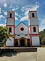 Catedral de San Michael en Rikitea, a igrexa máis grande do pacífico Sur con 1200 asentos.