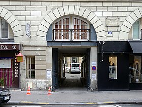 Le no 56 de la rue du Faubourg-Poissonnière où est mort Jean-Baptiste Corot.