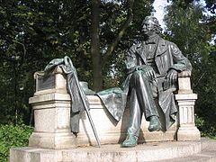 Theodor Fontane Denkmal in Neuruppin