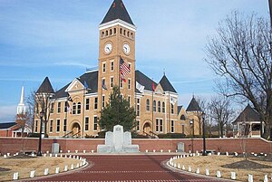 Saline County Courthouse in Benton