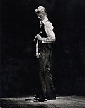 David Bowie sur scène à Toronto en février 1976, au début de la tournée Isolar.