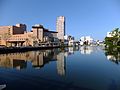 穴門の堀と秋田キャッスルホテル Buildings lined the Anamon canal.