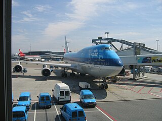 Boeing 747-400 In older livery