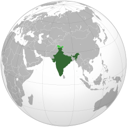 Kawasan yang dikuasai oleh India berwarna hijau tua; kawasan yang diklaim namun tak dikontrol ditampilkan dalam warna hijau muda.