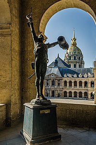 "Long Live the Emperor" in the court of Les Invalides