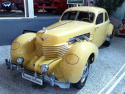 1937 Автомобіль Cord модель 812, розроблений у 1935 році Гордоном Б'юрігом та його співробітниками