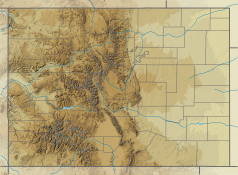 Mapa konturowa Kolorado, u góry znajduje się czarny trójkącik z opisem „Longs Peak”