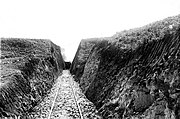 Rohaus cutting on railroad to Waikino. "Ohinemuri" travelling toward Waikino, ca. 1897