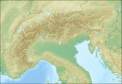 Mapa konturowa Alp, u góry nieco na lewo znajduje się czarny trójkącik z opisem „Pilatus”