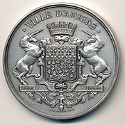 Médaille de la ville avec son blason, 53 mm, signée Dantzell 1862.