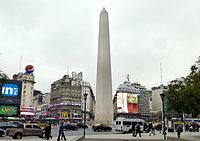 Pohľad na Obelisco de Buenos Aires.