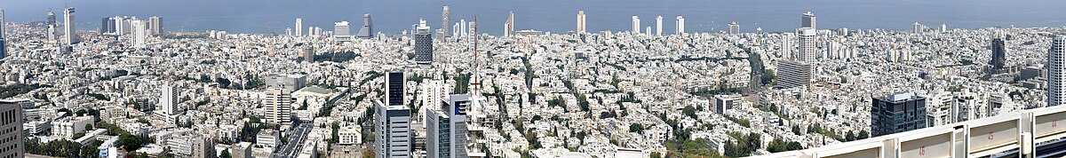 תצפית ממגדלי עזריאלי לעבר חוף הים (2009)