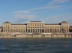 Főépület, a korábbi Fővámház. Fővám tér, Budapest