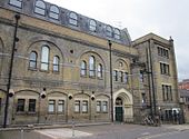 Temple Court, vroeger East London Synagogue, nu ommegebouwd tout appartement'n