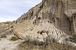 Thumbnail for File:Cannonballs and slump Theodore Roosevelt NP north unit ND1.jpg