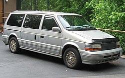 Facelifted 2nd-gen Chrysler Town & Country