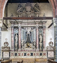 Monument à Gerolamo Cavazza.