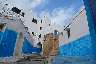 Another street (Rue Bazou) inside the kasbah, passing through an archway