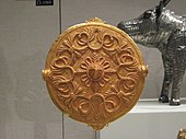 Soul washer badge (Akrafokonmu); 18th-19th century; gold; Metropolitan Museum of Art (New York City)