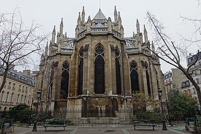 The pinnacles and buttresses of the apse are decorative, since the church has an iron frame