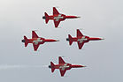 Northrop F-5E Tiger II der Patrouille Suisse am 9. Oktober 2014 über dem Militärflugplatz Torrejón de Ardoz zum 75-jährigen Jubiläum der Spanischen Luftstreitkräfte. KW 44 (ab 26. Oktober 2014)