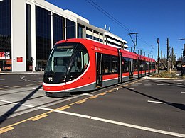 Tranvía Urbos 3 de la red de tranvía de Canberra, Australia.