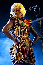 Thumbnail for File:Ebony Bones backup performer.jpg