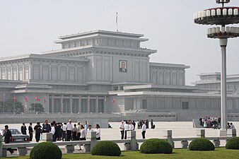 Kumsusanpaleis met mausoleum van Kim Il-sung en Kim Jong-il