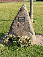 Raoul Wallenberg, a Swedish diplomat who, towards the end of WWII saved the lives of up to 100,000 Jews. Unveiled on 24 November 1985.