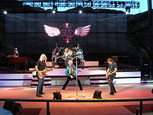 REO Speedwagon 2010. Zleva: Neal Doughty, Bruce Hall, Bryan Hitt, Kevin Cronin, a Dave Amato.