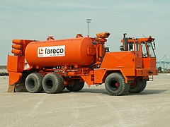 Cement tank truck