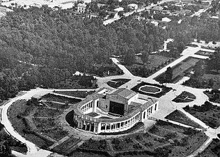 Teatrul de vară Nicolae Bălcescu din Parcul Bazilescu, de P.E. Miclescu, V. Marinescu și V. Agent, 1953[4]