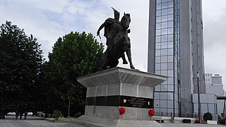 Skanderbeg statue on new pedestal (2010s)