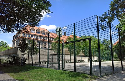 Hardenberg-Gymnasium im Sommer 2020