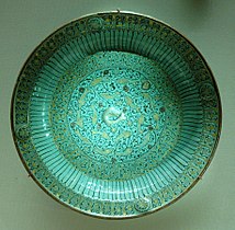 Plat à la ronde de poissons, art de l'Iran mongol