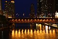 Chicago River bei Nacht