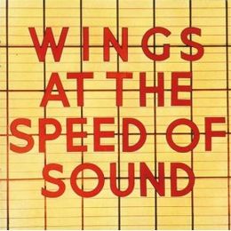 Studioalbumin Wings at the Speed of Sound kansikuva