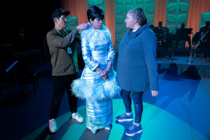 R_21584_RC(l-r.) Costume Designer Clint Ramos, actor Jennifer Hudsonand Director Liesl Tommy on the set of their filmRESPECTA Metro Goldwyn Mayer Pictures filmPhoto credit: Quantrell D. Colbert© 2021 Metro-Goldwyn-Mayer Pictures Inc. All Rights Reserved.