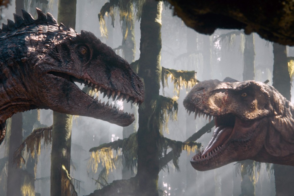 JURASSIC WORLD DOMINION, (aka JURASSIC WORLD 3), a Giganotosaurus and a T. Rex, 2022. © Universal Pictures / Courtesy Everett Collection