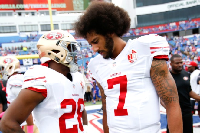 Carlos Hyde and Colin Kaepernick in 2016