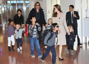 rad Pitt, Angelina Jolie and their six children Maddox, Pax, Zahara, Shiloh, Knox, and Vivienne in 2014.