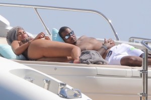 Carmelo Anthony on a yacht with a mystery woman
