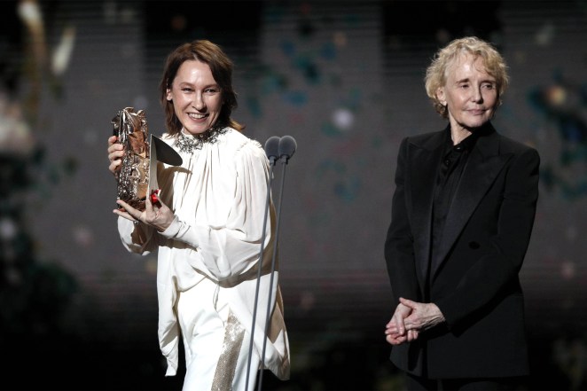 Emmanuelle Bercot (left) flanked by Claire Denis (right) holds the Best Director Award