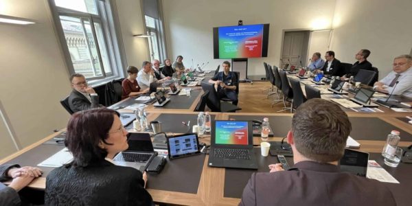 Wikimedia informs parliamentarians at the Federal Palace in Bern