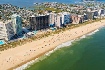 WATCH: Small plane makes emergency landing in Ocean City